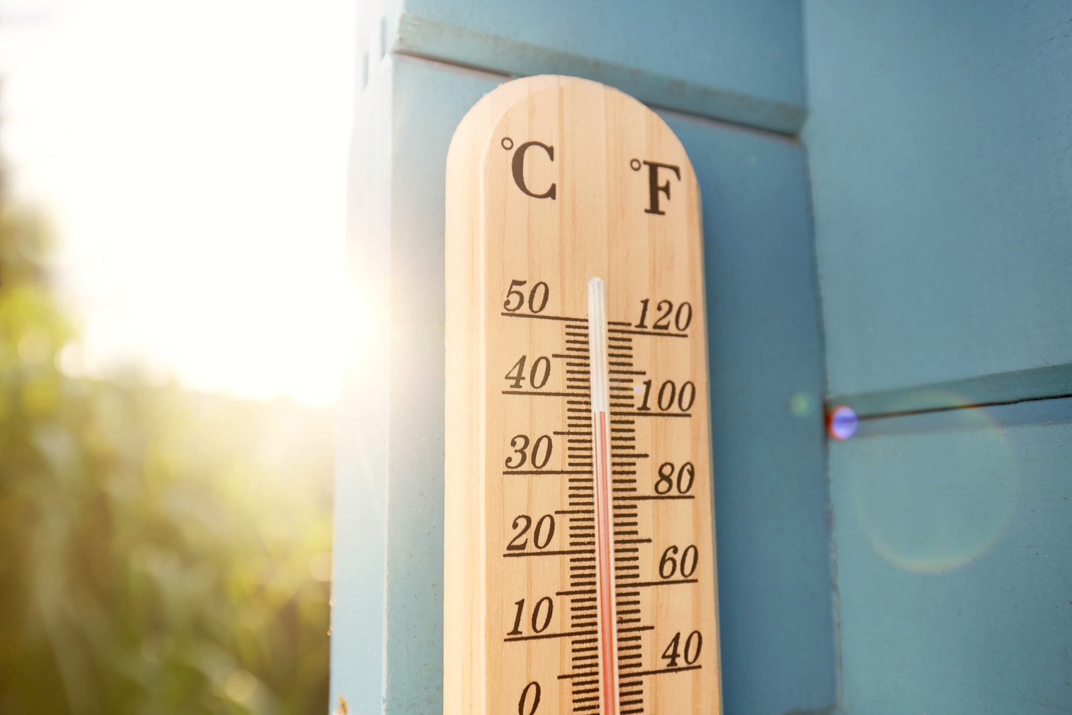 Thermometer showing rising mercury due to increasing heat