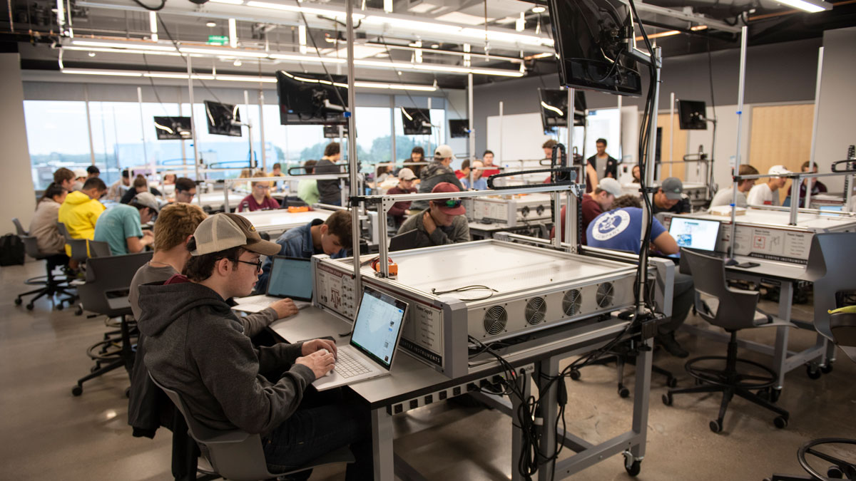 Students working in the Shell Engineering Foundations Laboratory, Zachry Education Complex.